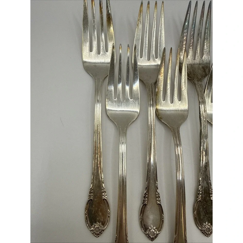 1847 Rogers Bros IS Flatware Set Of 8 Salad Forks Remembrance Silverplate